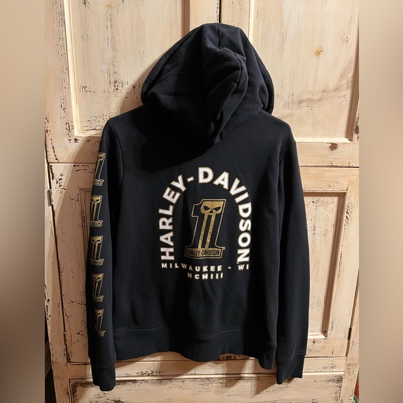 Harley-Davidson Tops - WILLIE G Harley-Davidson® Willie G Ladies Milwaukee. WI MCMIII Hoodie- NWOT! 💀